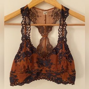 Sweetheart neckline lace bralette